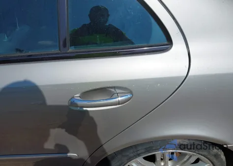 2007 Mercedes-Benz E 350 z USA, uszkodzony, nr VIN WDBUF56X07B033630